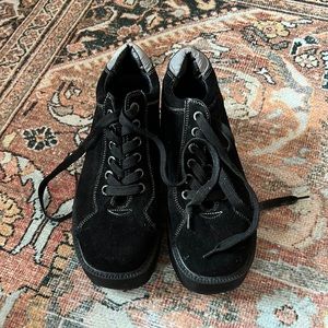 Unif platform sneakers 🖤🖤